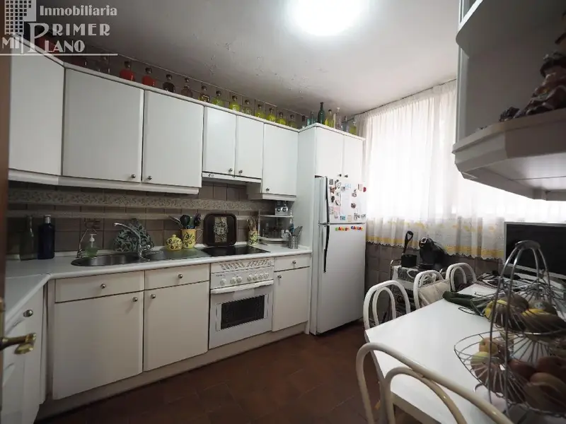 Venta Adosado con patio en Paseo San Isidro, Tomelloso - Ref: C315