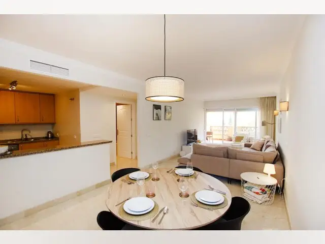 Piso de 2 Dormitorios en venta Elviria, España
