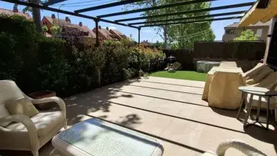 Bajo con Jardin Privado Reformado Cerca del Centro