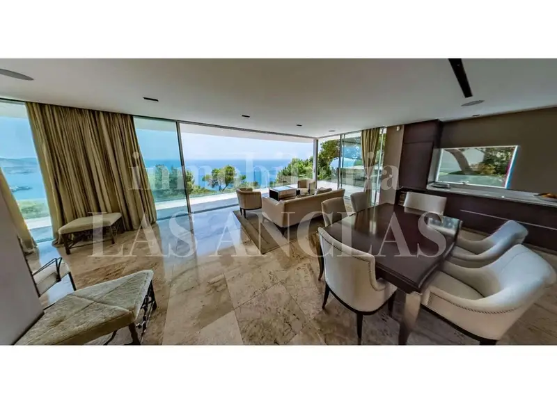 Chalet de Lujo en Ibiza con Vistas al Mar