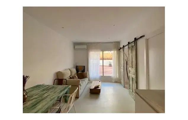Apartamento 2 Dormitorios Barcelona - Amueblado y con Balcón