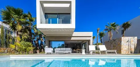 Villa 3 Dormitorios Las Colinas Golf Piscina Privada