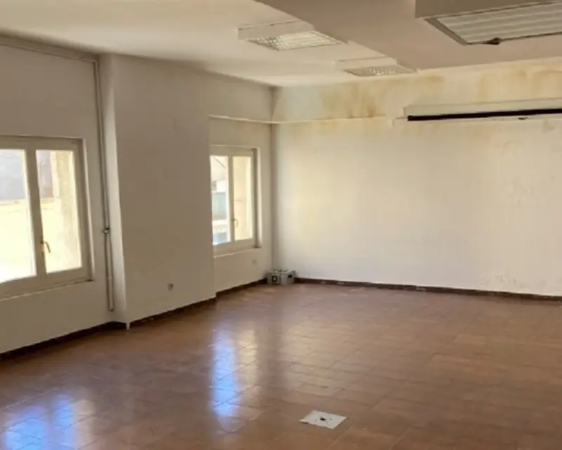 Local en venta en Figueres 142m2