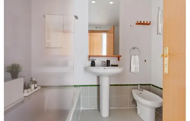Rent 2 bedroom house of 83 m² in Madrid