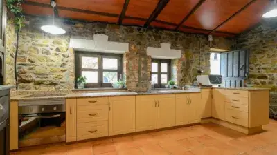 Casa de Piedra con Horreo en Langreo Asturias