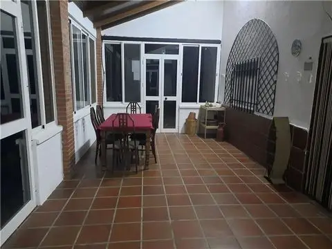 Casa Rural con 5 Dormitorios y Establos en Andalucia