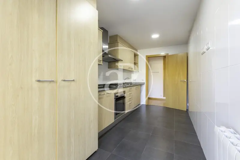 Apartamento en Alquiler Sabadell 104m2 Terraza Piscina Padel