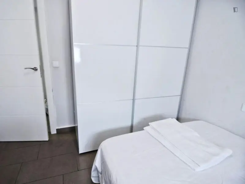 Habitacion Doble Piso Compartido 18-40 Anos