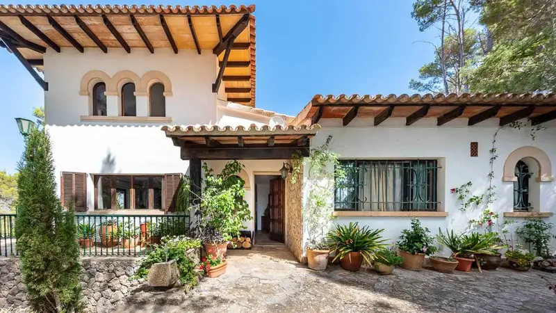 Chalet con Vistas Panorámicas en Galilea Mallorca