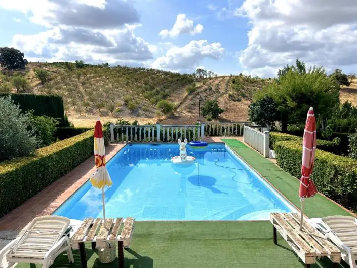 Cortijo en venta 7 dormitorios 2 baños piscina Alcalá la Real