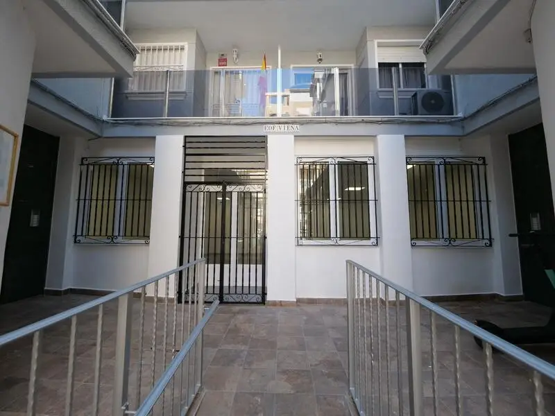 Local Comercial 128m2 Reformado Torrevieja Ideal Negocios