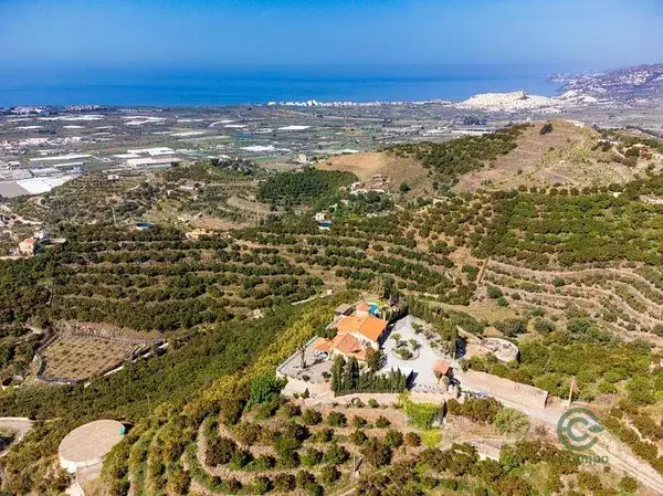 Villa de Lujo en Motril con Vistas al Mar y Producción de Aguacates