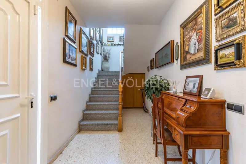 Chalet en Venta en Rubí para Familias Grandes o Dos Familias