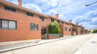 Chalet Adosado en Simancas 227m2 3 Dormitorios 4 Baños
