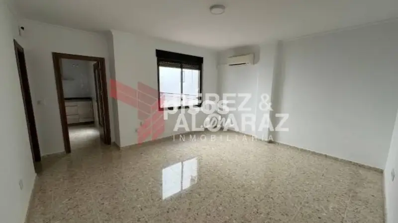 Casa Pareada en Palma del Rio 4 Dormitorios 2 Baños Azotea Cochera