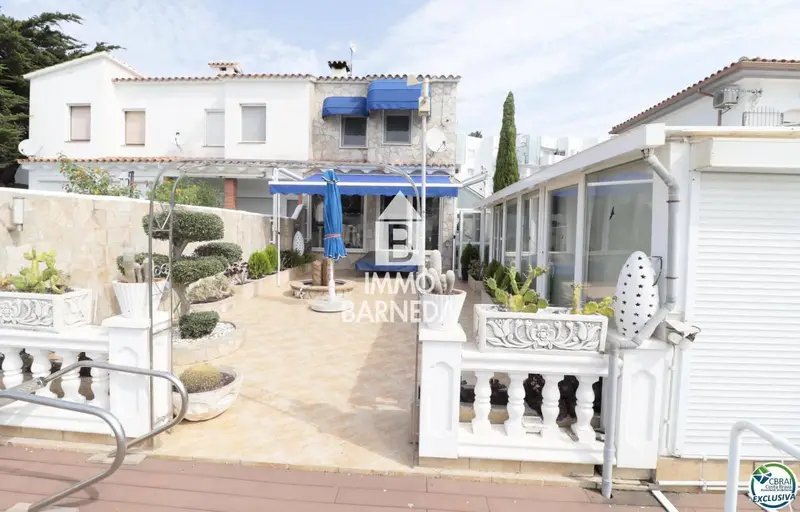 Chalet en Santa Margarida Roses con Jacuzzi y Sauna
