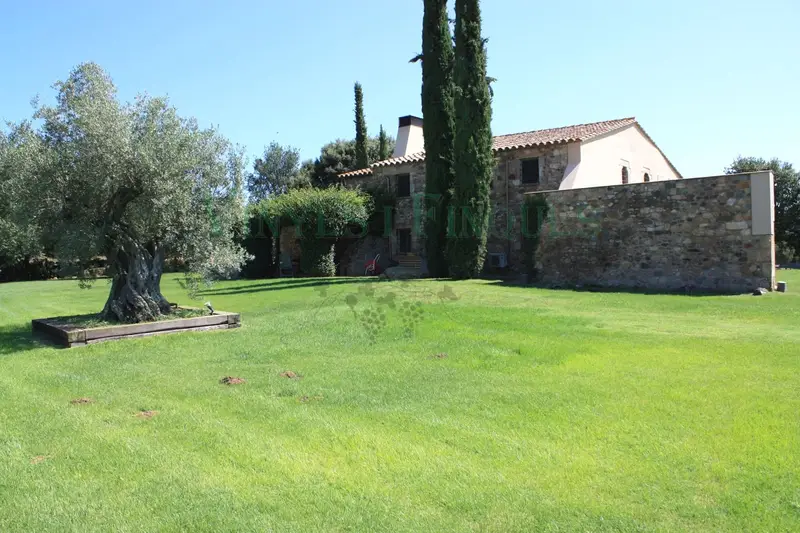 Finca Rústica en Venta 35 Hectareas Masía Caballos Piscina