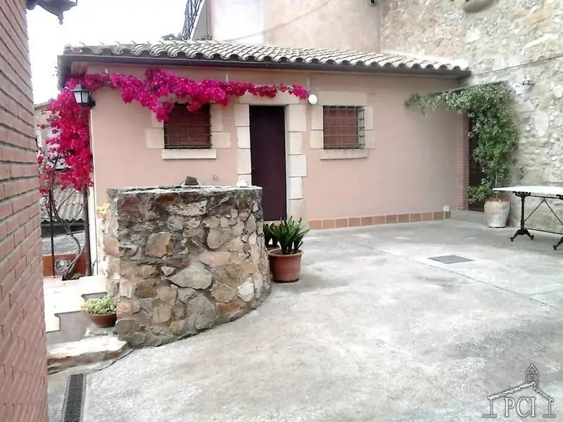 Casa en Palamós con Chimenea y Jardín