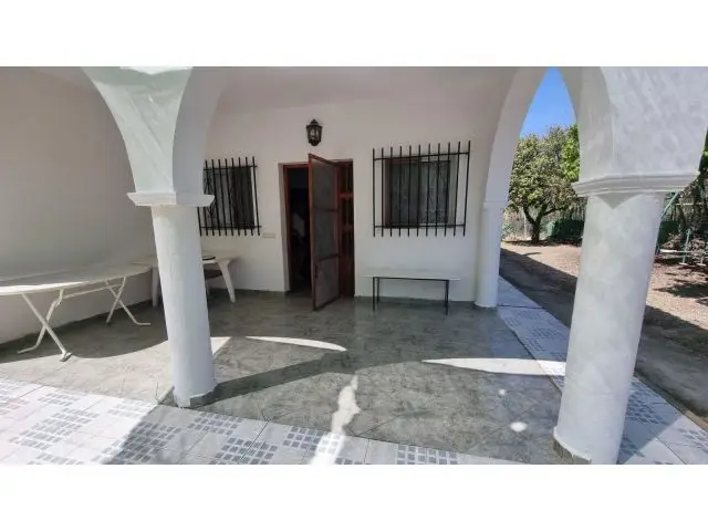 Casa con Terreno y Piscina en Alhama de Almería