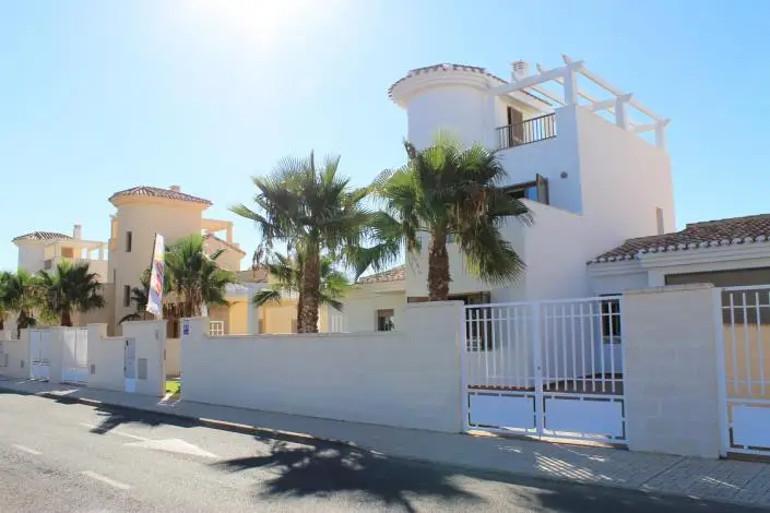 Villa en Venta La Manga del Mar Menor 3 Dormitorios 3 Banos