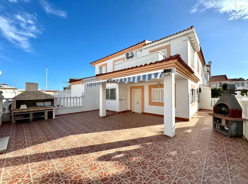 Chalet en Zeniamar Orihuela Costa 4 dormitorios 2 baños