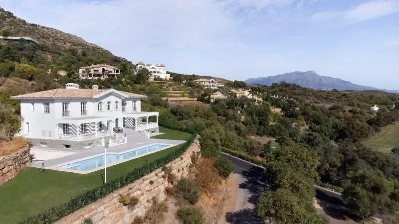 Villa de Lujo en Marbella 4 Dormitorios Piscina Vistas al Mar