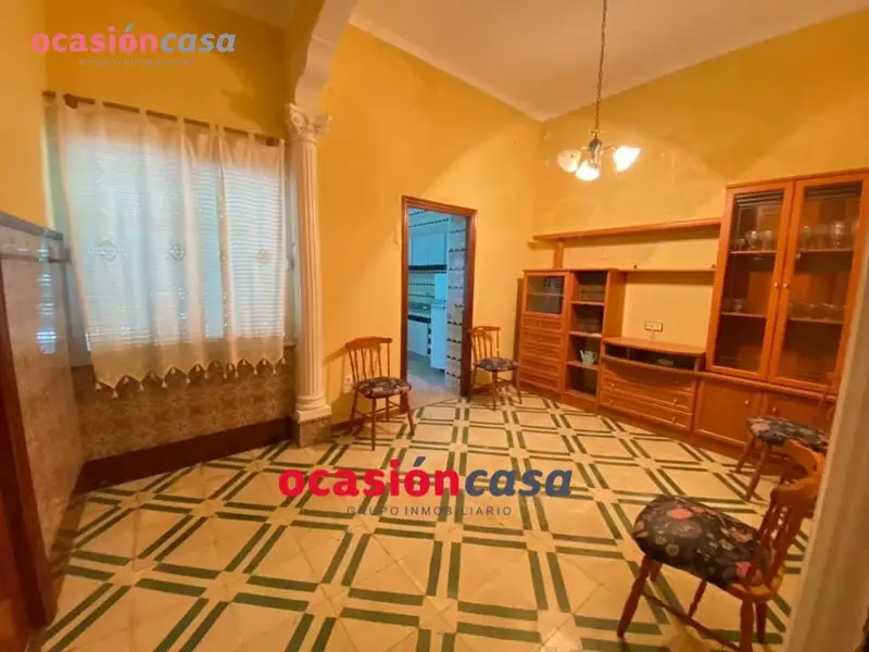 Venta Casa con Patio en Centro Pe		
arroya Pueblonuevo