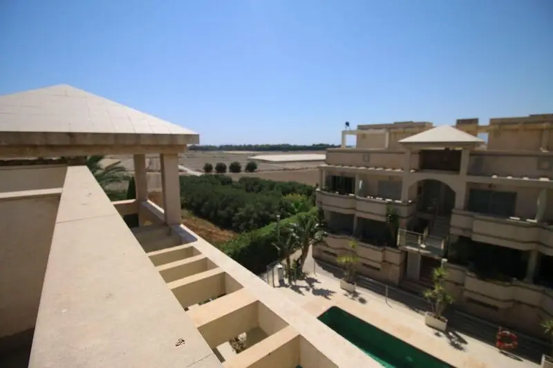 Apartamento en Atico con 2 Dormitorios y 2 Baños en Palomares