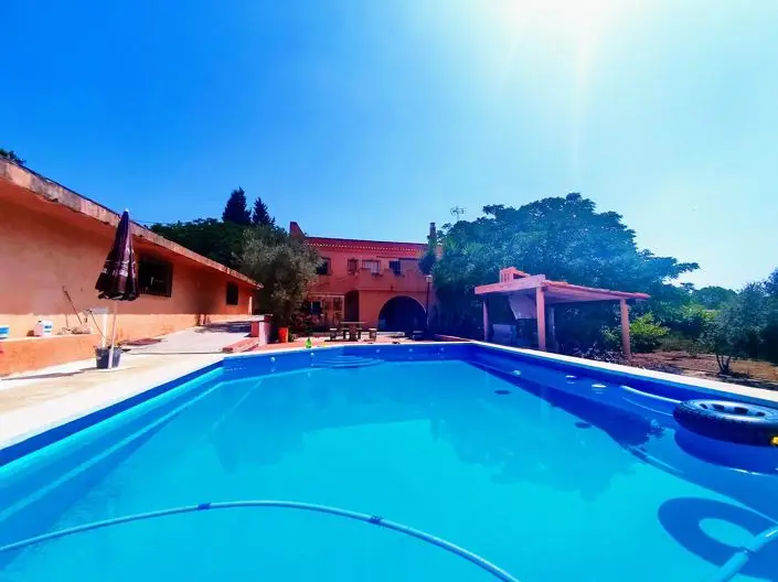 Villa de Lujo de 6 Dormitorios en Venta en Montserrat