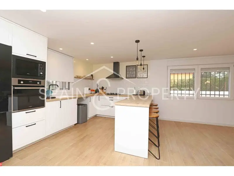 Chalet en venta en Montserrat, Valencia