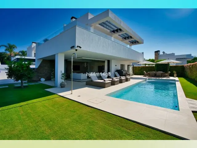 Villa de Lujo 5 Dormitorios San Pedro Alcántara Cerca de la Playa