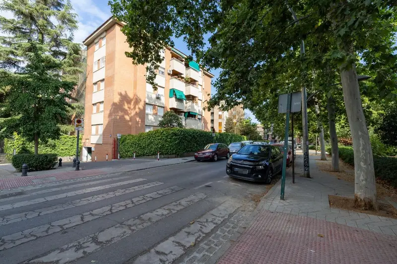Piso en venta en Granada - Alminares - 2 dormitorios - garaje
