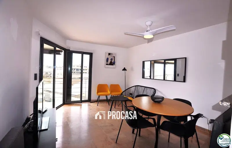 Apartamento en Roses con Vistas al Mar y Solarium
