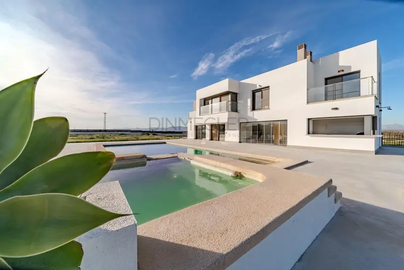 Villa de Lujo Contemporanea en La Marina Elche