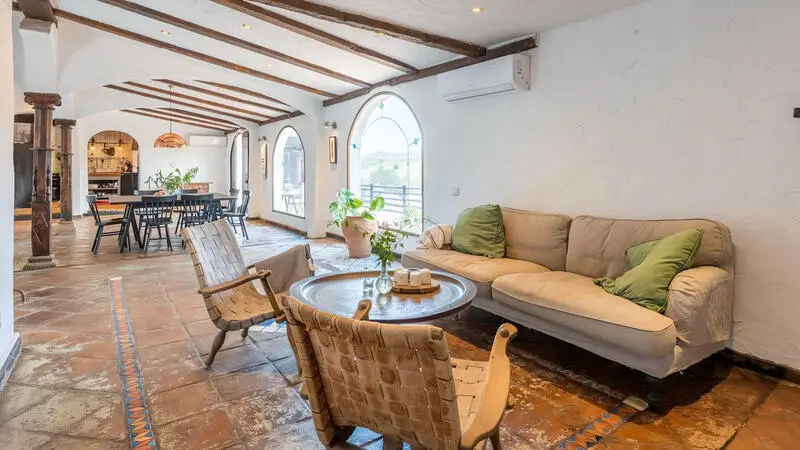 Finca Ecuestre con Establo Restaurante y Casa en Mijas