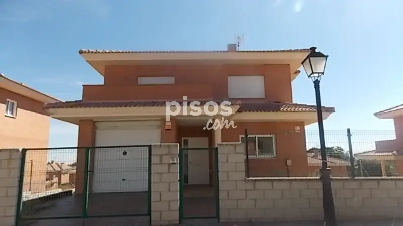 Chalet en venta 158m2 con sotano y domótica