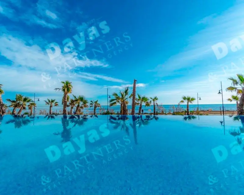 Apartamento en Punta Prima con Vistas al Mar
