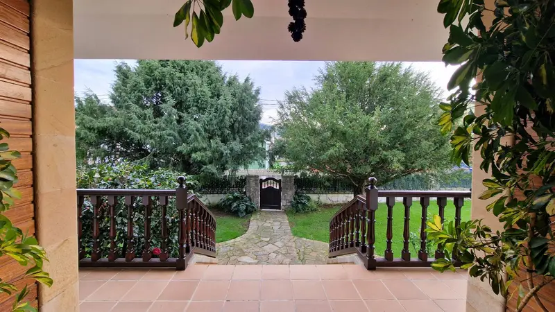 Venta Casa Soleada en Tanos Torrelavega 6 Dormitorios Jardin 1000m2