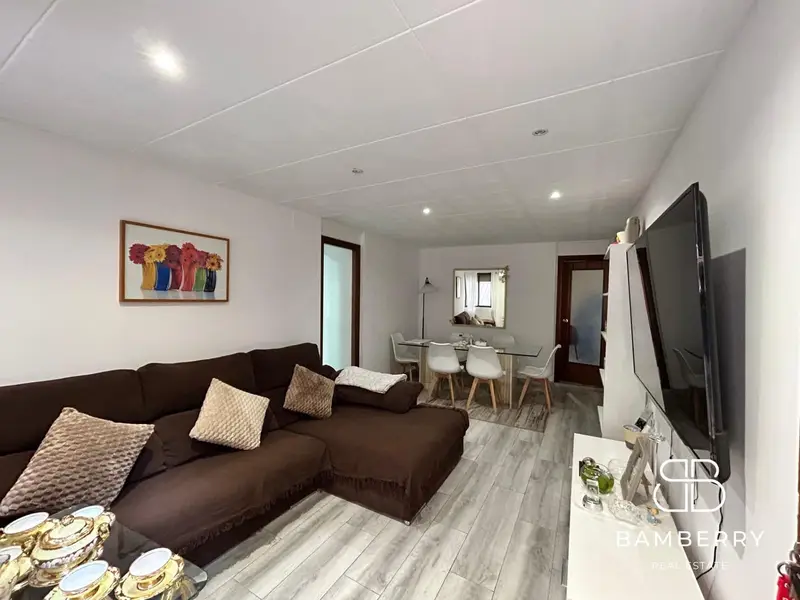 Planta Baja 110m² Castelldefels: Dos Construcciones con Terraza