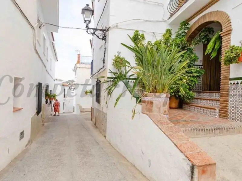 5 Cuarto Adosado en Canillas de Albaida Malaga