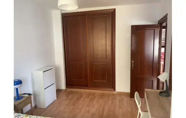Habitacion 90m2 Malaga Cruz del Humilladero