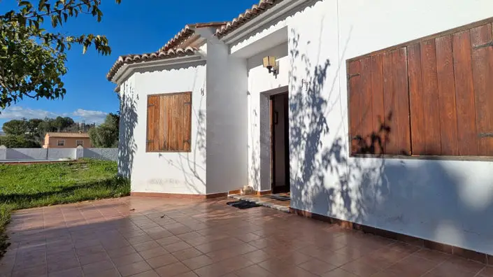 Villa 4 Dormitorios Beniganim Piscina y Garaje
