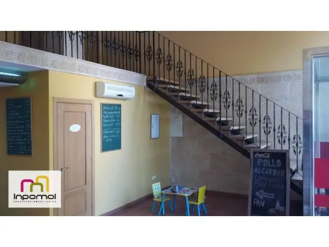 Local Comercial en Venta - 2 Aseos - Divisible