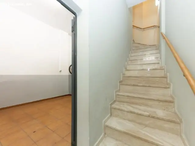 Casa en Calle Cervantes Badalona con Garaje y Terraza