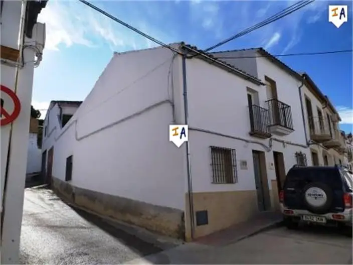 Casa Adosada en Pruna Sevilla con Garaje y Terraza