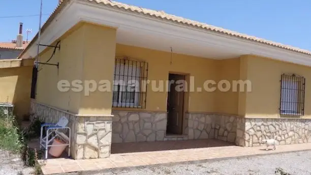 Villa de 2 Dormitorios en Lubrin Almeria