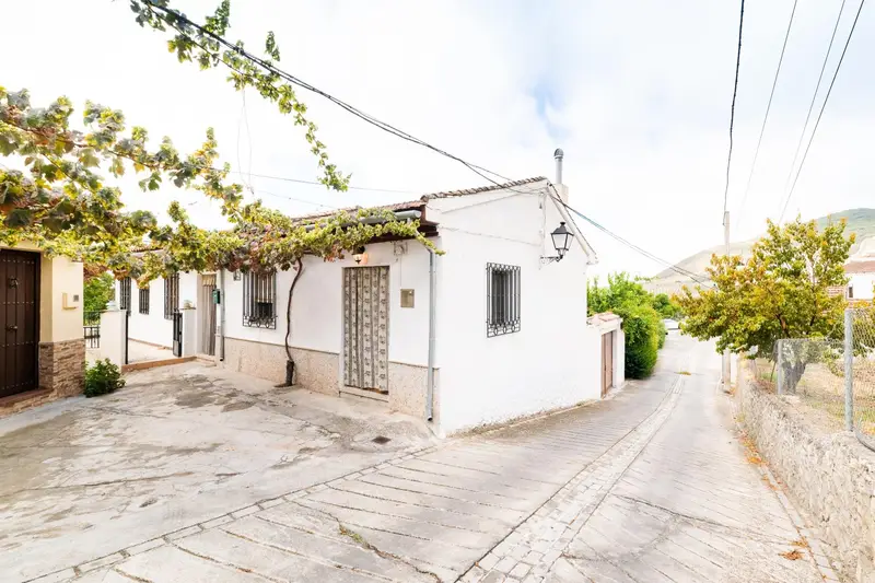 Venta Casa con Patio en Olivares Moclin
