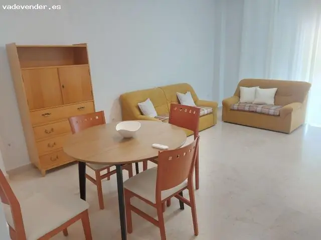 Alquiler piso 4 dormitorios 2 baños terraza Valdepasilla Badajoz