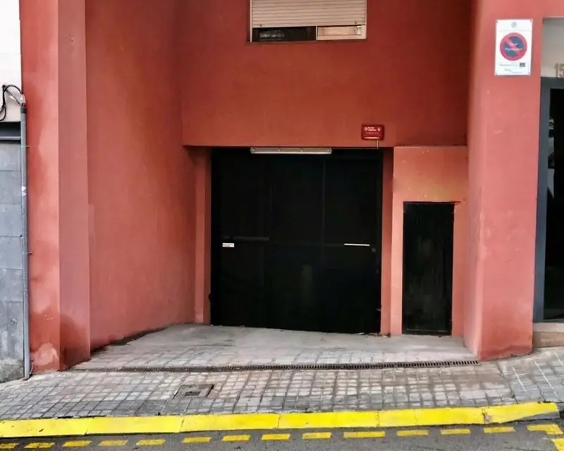 Garaje en Venta en Badalona Bruc 13m2