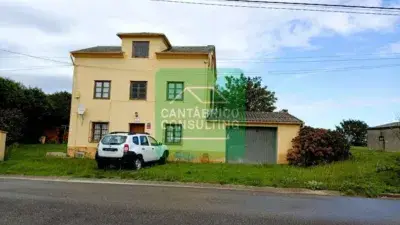Casa Adosada en Castropol con Jardin y Garaje